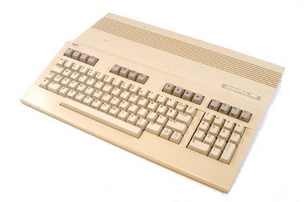Picture of a Commodore 128 computer